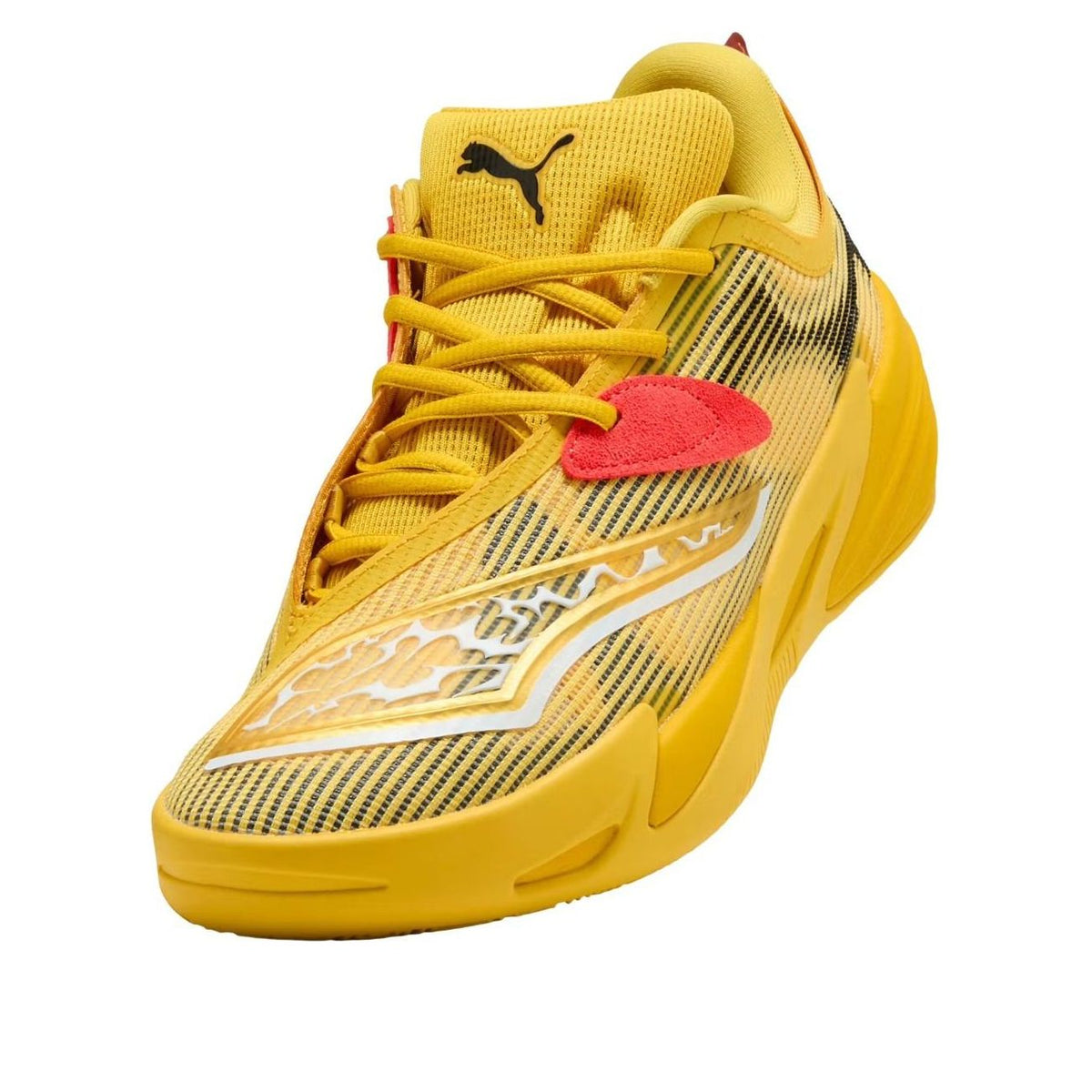 Puma All-Pro Nitro 2 Pokémon Pikachu, vooraanzicht met geribde shaft, Puma-logo en rode swoosh accent