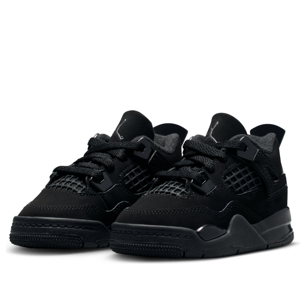 Jordan 4 Retro Black Cat (2025) (TD), driekwart aanzicht met wafelprint en grijze voering