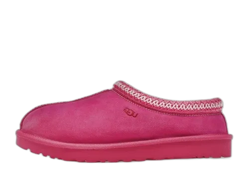 UGG Tasman Slipper Taffy Pink, zijaanzicht met roze suède en gebreide boordafwerking