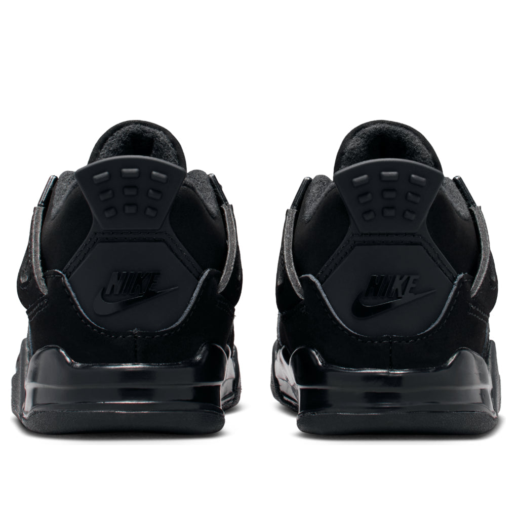 Jordan 4 Retro Black Cat (2025) (TD), achteraanzicht met Nike-logo en glanzende zool