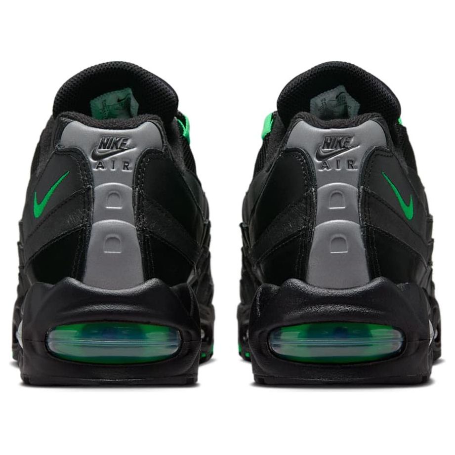 Nike Air Max 95 OG Big Bubble Black Green Shock, achteraanzicht met Nike Swoosh en groene zool