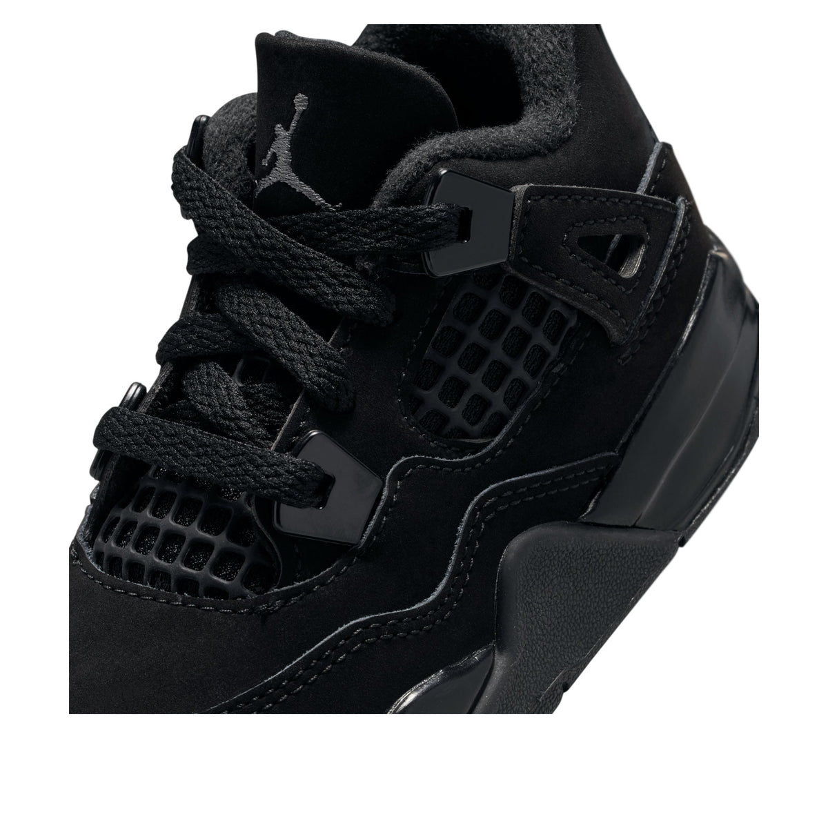 Jordan 4 Retro Black Cat (2025) (TD), detailfoto vetersluiting en rasterdetails op middenvoet
