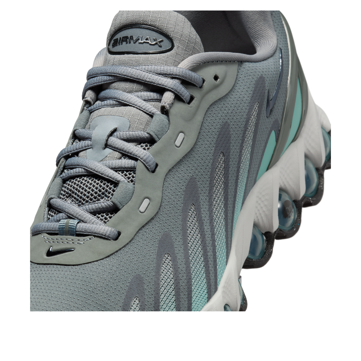 Nike Air Max Dn8 Cool Grey Cannon detailfoto vooraanzicht, vetersluiting en Air Max labelletje zichtbaar
