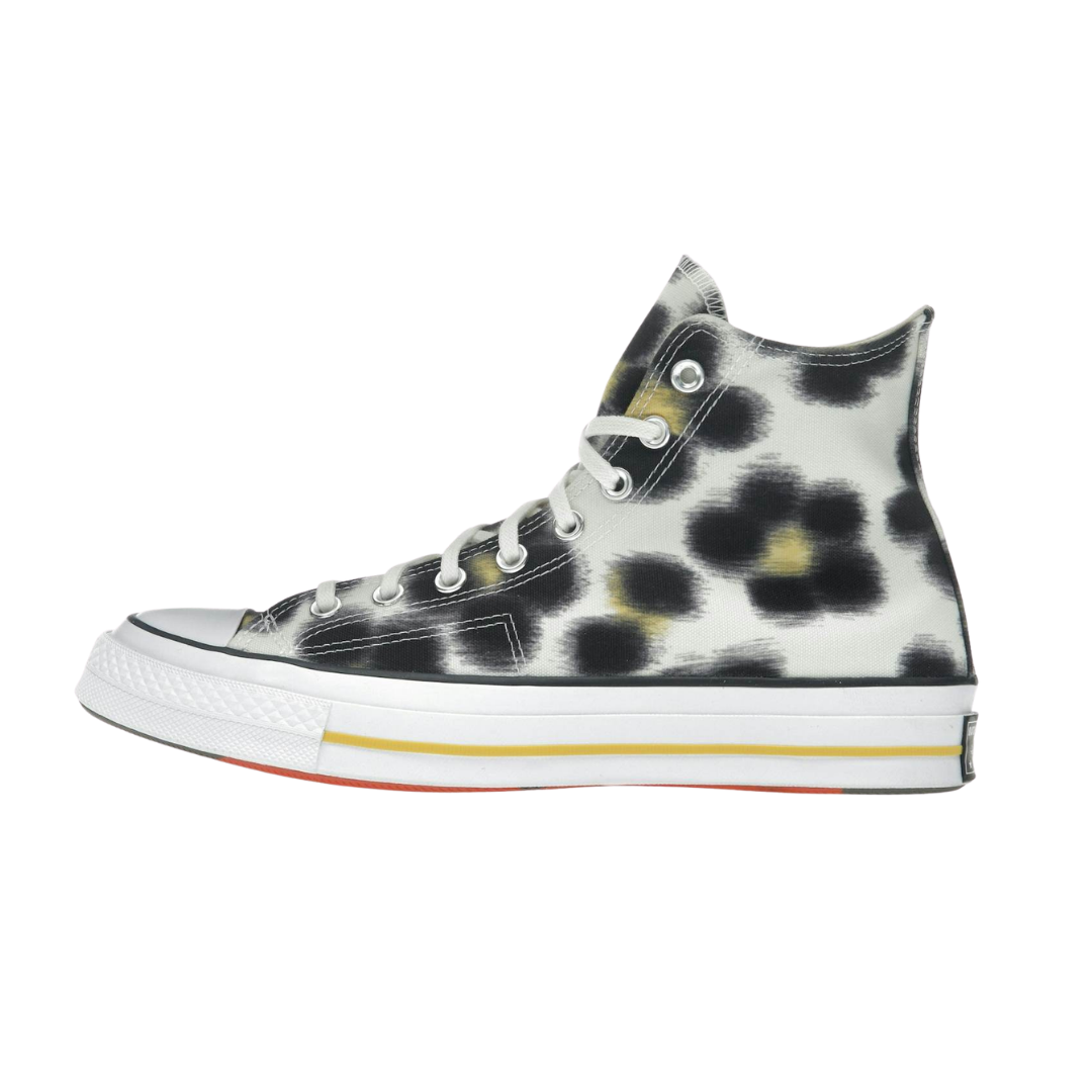 Converse Chuck 70 Hi KENZO Hana Leopard Sweet Corn, zijaanzicht met zwart-wit luipaardprint, witte zool