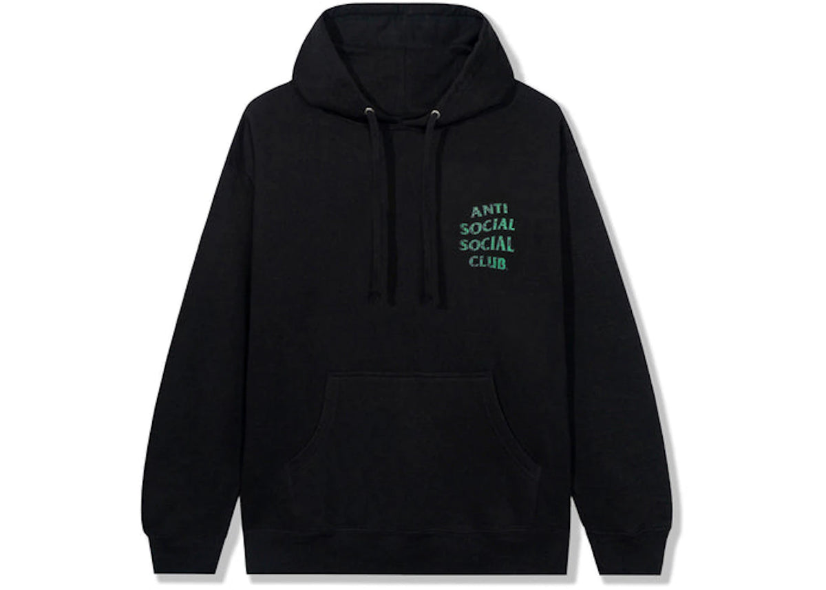 Anti Social Social Club Glitch Hoodie Black, vooraanzicht met klein groen borduurwerk op borst en zwarte drawstring