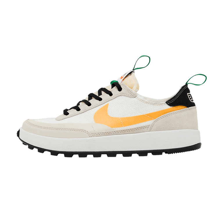 NikeCraft General Purpose Shoe Tom Sachs Bricolage zijaanzicht, crème, geel en zwart met groene pull-tab