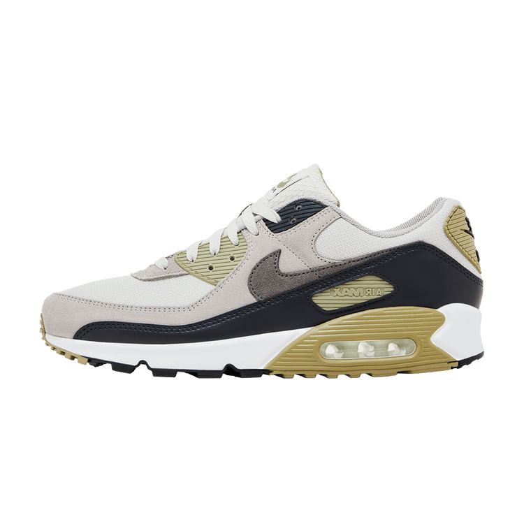 Nike Air Max 90 Light Bone Neutral Olive, zijaanzicht met wit en beige canvas, zwarte accenten en geel-groen Air Max zool