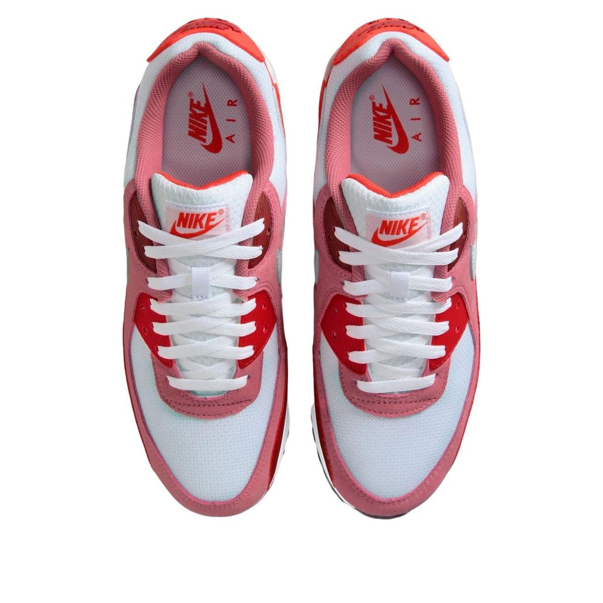 Nike Air Max 90 Peony Light Crimson bovenaanzicht met zichtbare witte veters, Nike-logo en geribbelde tong in rood