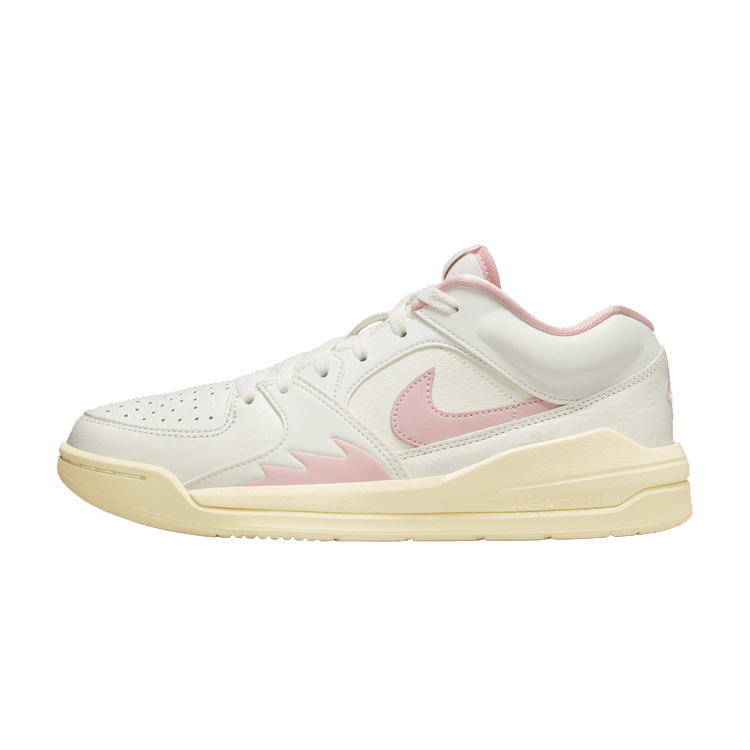 Jordan Stadium 90 Legend Pink, zijaanzicht met wit leer, roze swoosh en crème zool
