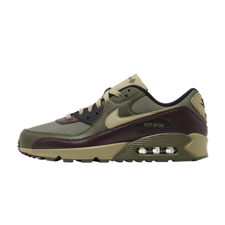 Nike Air Max 90 Gore-Tex Medium Olive, zijaanzicht met olijfgroen mesh, bordeauxrood paneel en beige swoosh