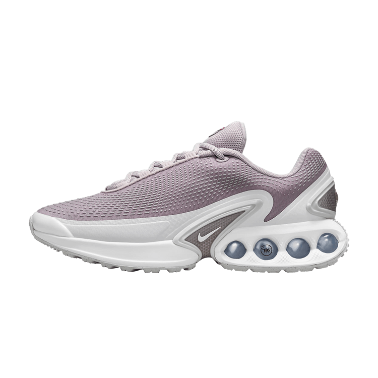 Nike Air Max Dn Platinum Violet zijaanzicht met paars mesh bovenwerk, witte zool en karakteristieke Air Max bollen