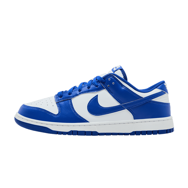 Nike Dunk Low White Hyper Royal zijaanzicht met wit en blauw kleurvlakken en zichtbare zool