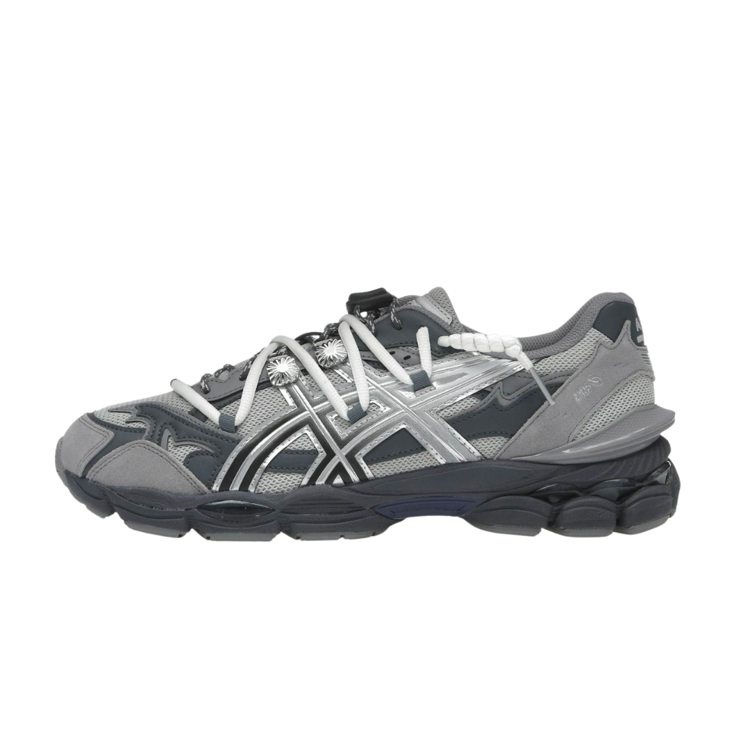 ASICS Gel-Cumulus 16 TOGA Grey Black Pure Silver, zijaanzicht met witte veters, grijze en zwarte kleurvlakken