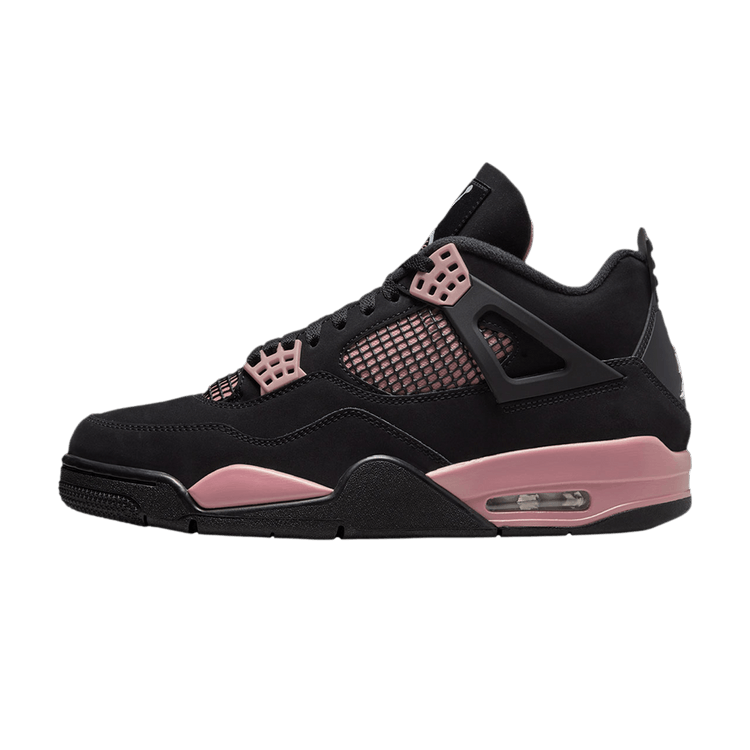 Jordan 4 Retro Rust Pink Thunder in zijaanzicht, zwart suède met roze details en mesh-panelen