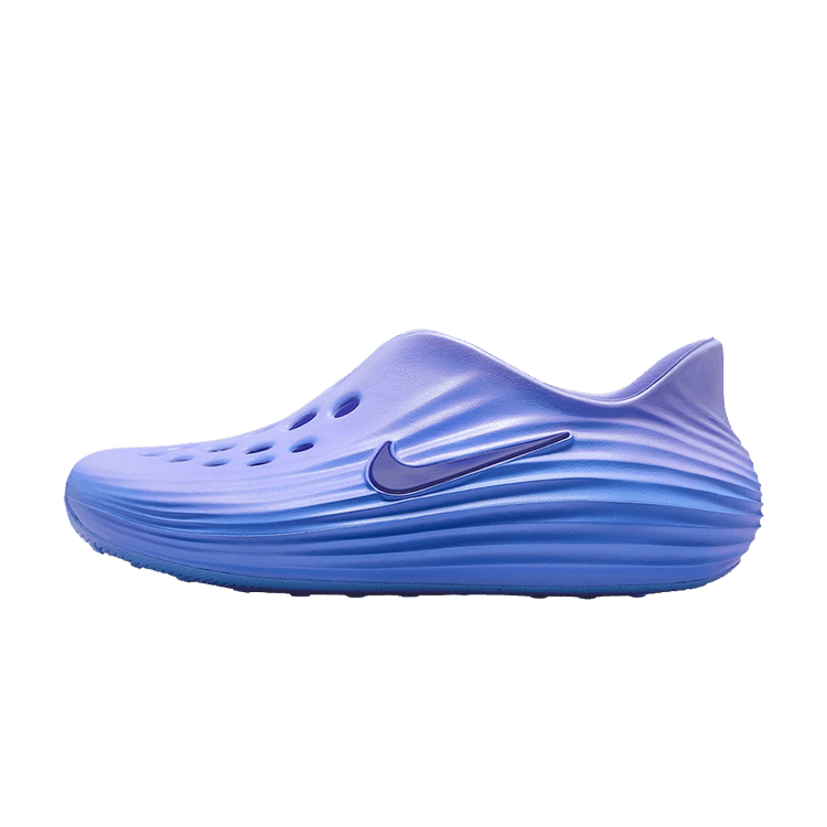 Nike ReactX Rejuven8 Sapphire zijaanzicht met paarse naar blauwe kleurovergang en horizontale ribbels, Nike-logo zichtbaar