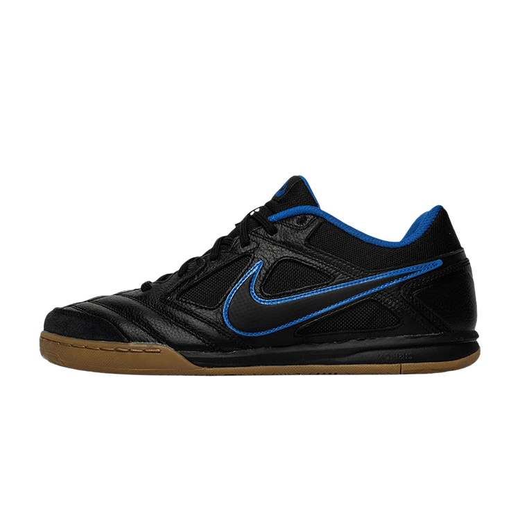Nike Gato Black Royal Blue Gum zijaanzicht met zwart leer, blauw swoosh en gumzool
