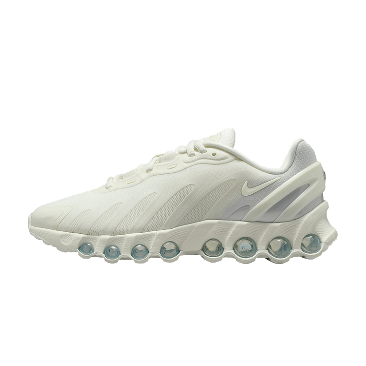 Nike Air Max Dn8 Sail zijaanzicht met witte mesh-upper en translucente air-unit zool, detailfoto