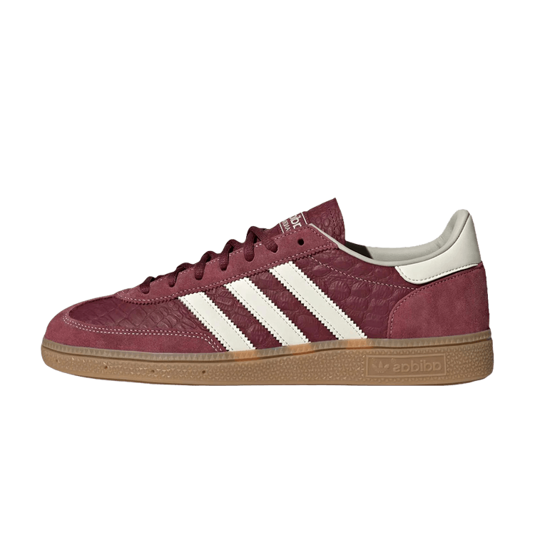 adidas Handball Spezial Shadow Red Cream White, zijaanzicht met bordeauxrode suède, drie witte strepen en gumzool
