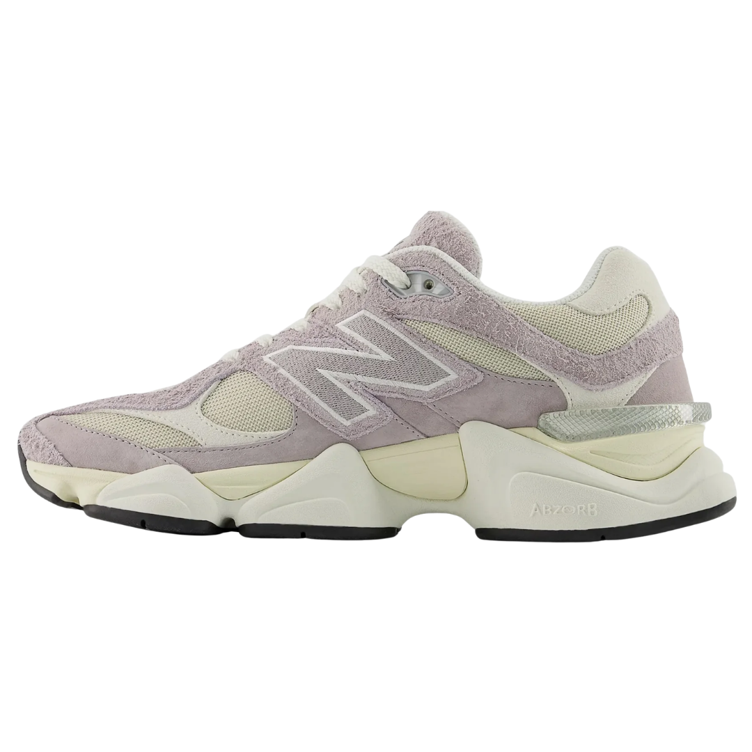 New Balance 9060
Truffle Salt Timber Wolf