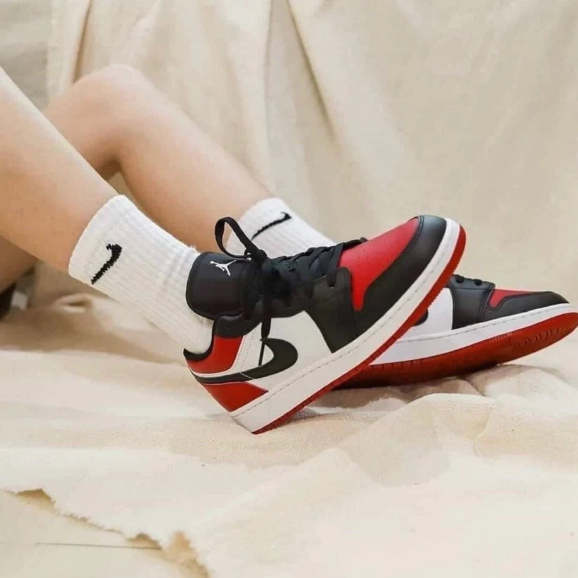 Nike Air Jordan 1 Low Bred Toe