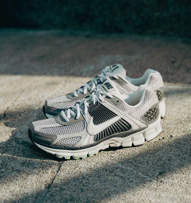 Nike Zoom Vomero 5 Cobblestone