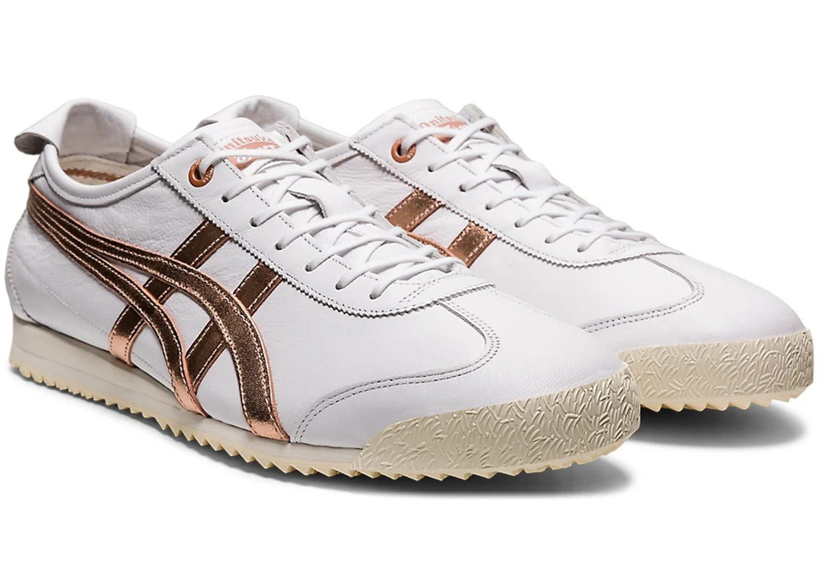 Onitsuka Tiger Mexico 66 SD White Rose Gold, paar samen met witte en roségouden accenten op crèmekleurige zool