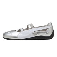 Puma Speedcat Ballet Silver zijaanzicht, zilver glanzend leer en wit canvas met bandjes, zwarte zool
