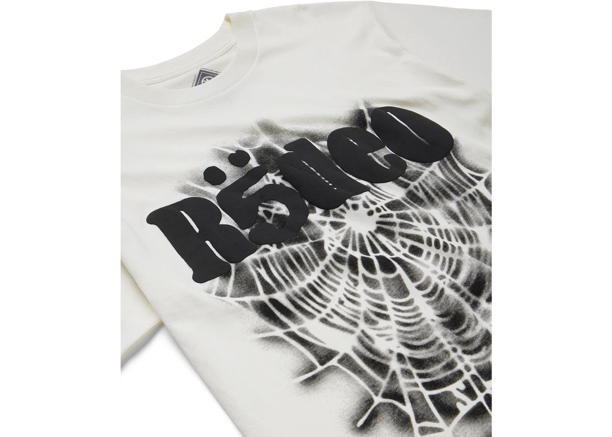 Travis Scott Cactus Jack x Sp5der Days Before Rodeo III Tee White, detailfoto tekstlogo met spinnenweb grafiek