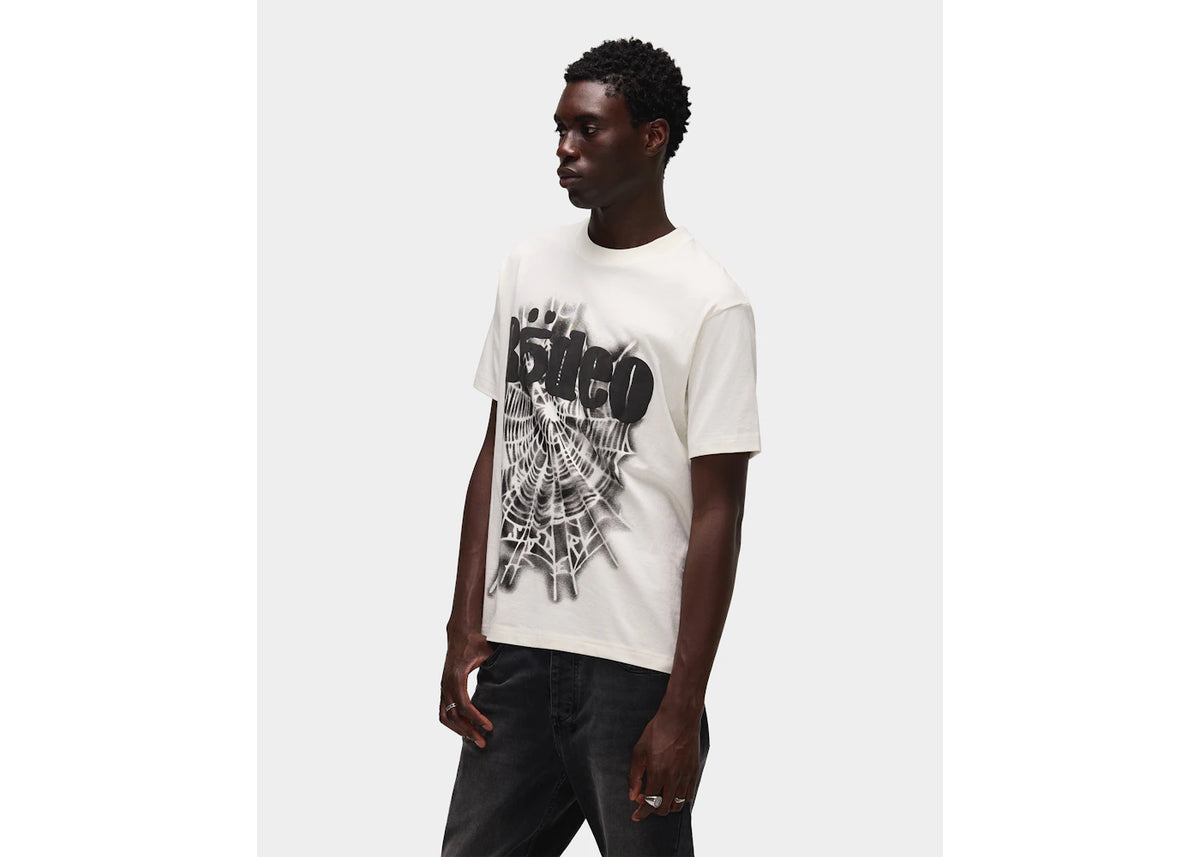 Travis Scott Cactus Jack x Sp5der Days Before Rodeo III Tee White, gedragen vooraanzicht met spinnenweb en logo