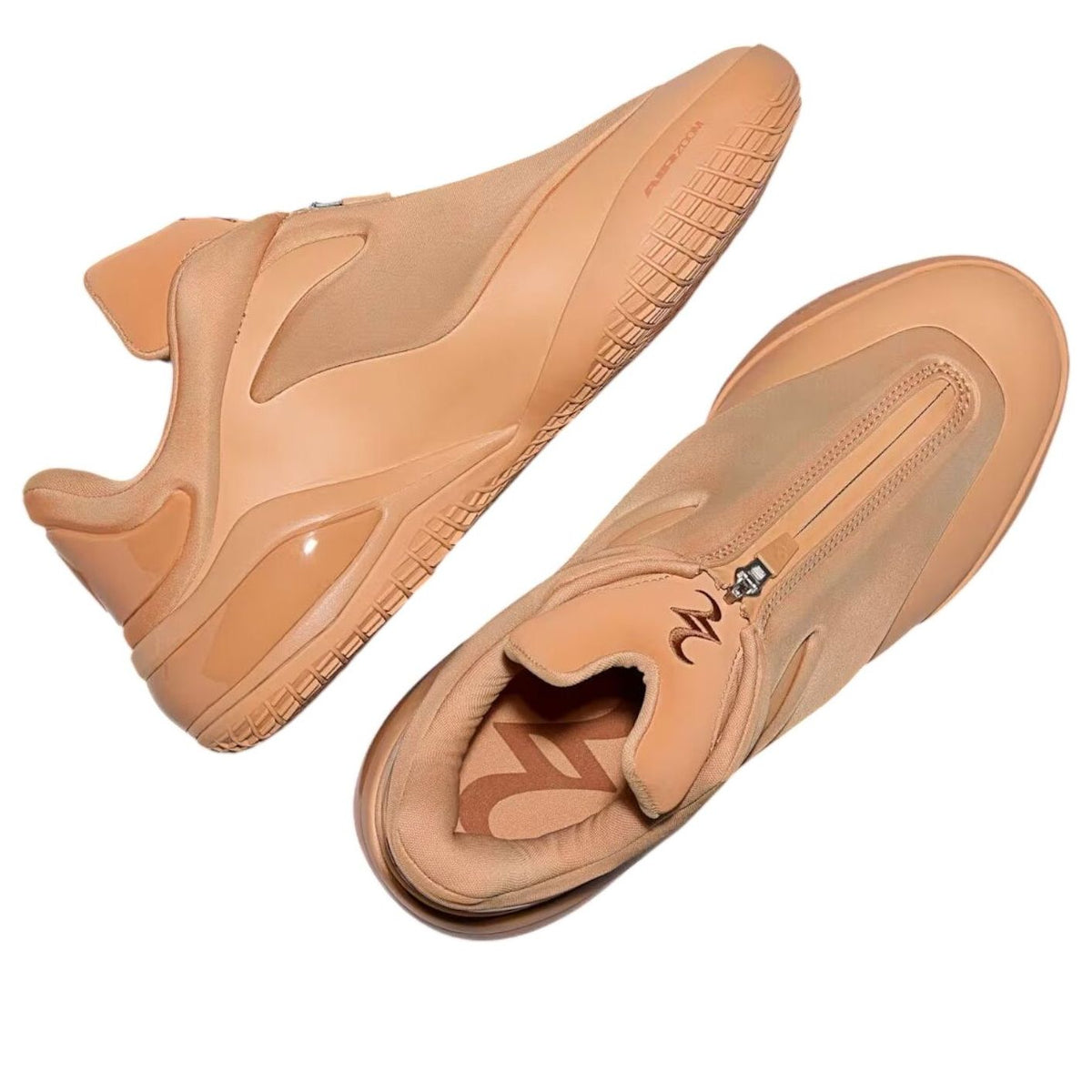 Converse SHAI 001 Hail Clay, bovenaanzicht en zoolprofiel met geribbeld patroon en sterloga
