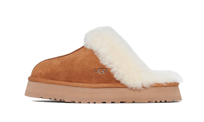 UGG Disquette Slipper Chestnut in soft chestnut suede with plush cream fur lining and outsole designed for indoor comfort and stylish warmth.