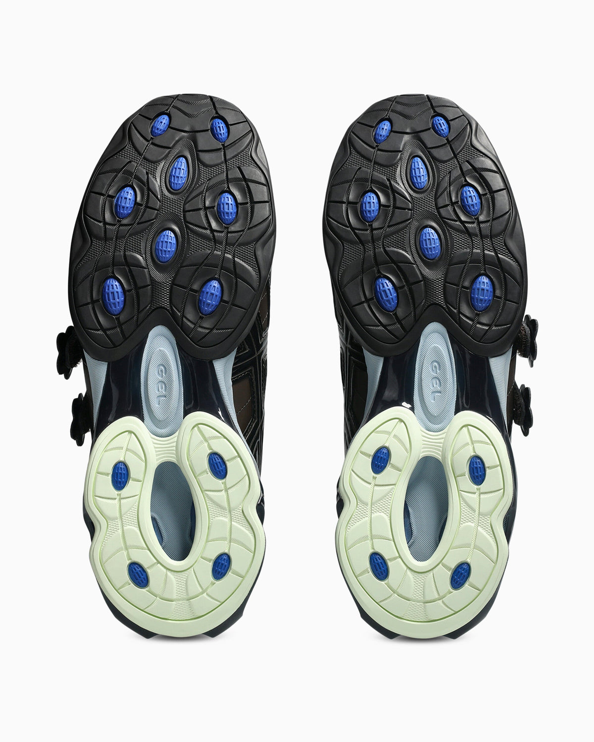 ASICS Gel-Kinetic FR Cecilie Bahnsen Black Coffee, zoolprofiel met blauwe studs in zwarte rubber en geel-groene tussenlaag