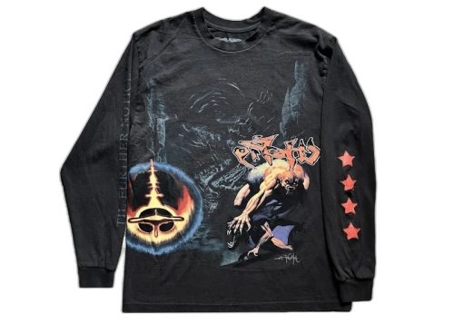 Travis Scott Utopia Circus Maximus 2023 Tour L/S Tee Black, vooraanzicht met grafische prints in oranje en blauw